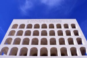 Il Grande Teatro delle Civiltà, per augurare buon compleanno ad Arnaldo Pomodoro