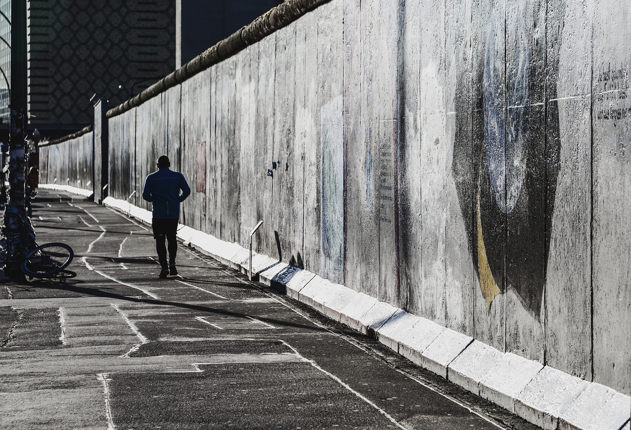 La caduta del Muro di Berlino: il mondo è davvero cambiato dopo quel giorno?