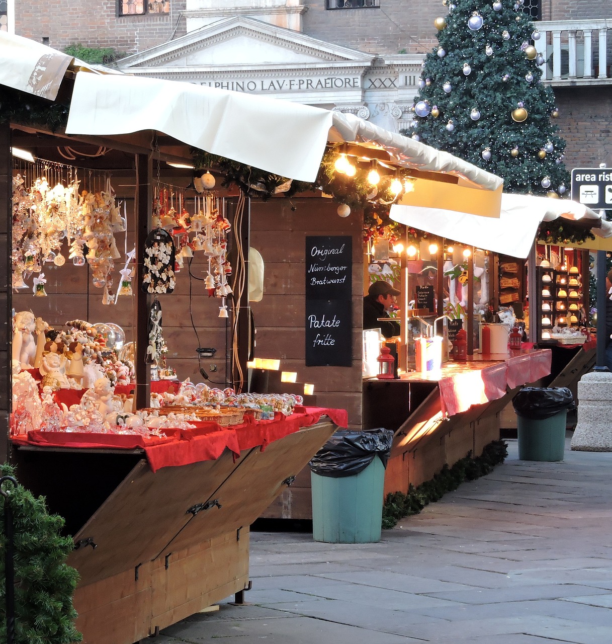 Viaggio tra i Mercatini di Natale: ecco le località top in Italia