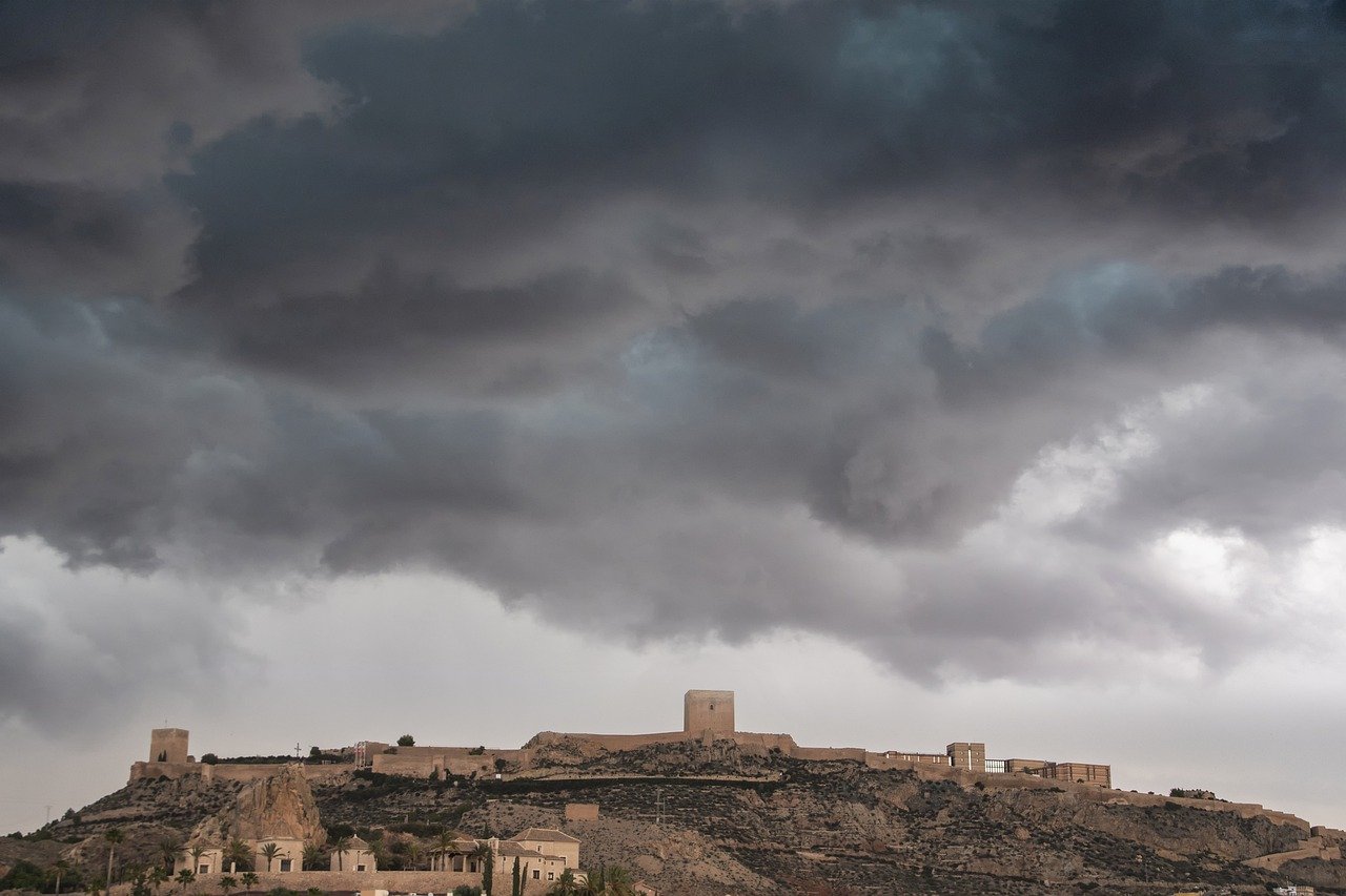 La vera storia de La Bella e La Bestia: la fiaba del Lago di Bolsena